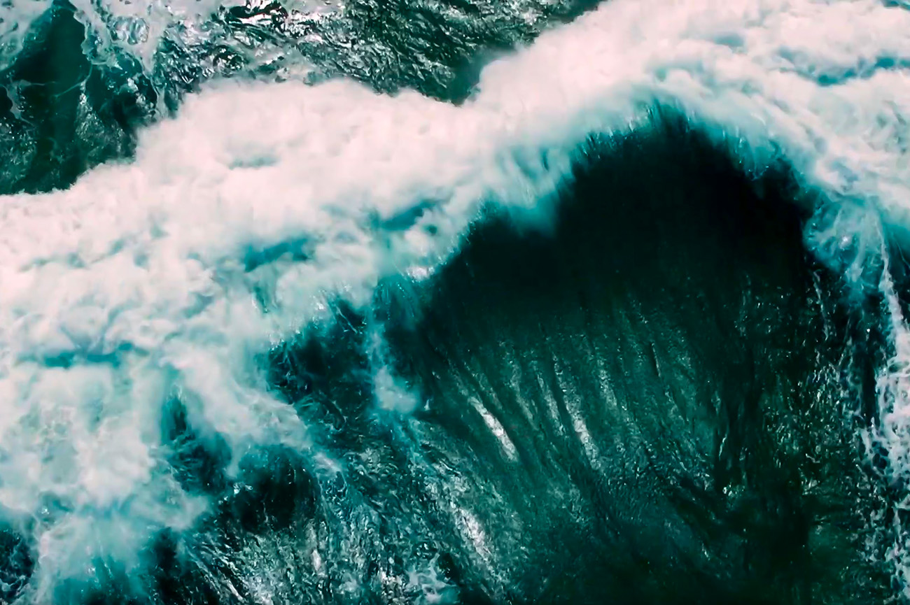 la-ola-video-02-1300x865